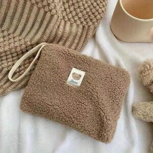 Chic Bear-Themed Plush Makeup Bag